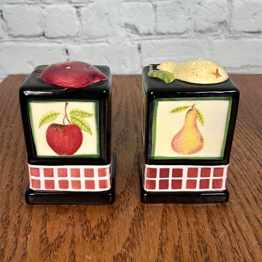 Debbie Mumm Classic Fruit Bowls Salt & Pepper Shakers EUC